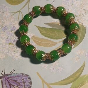 Elegant Green Beaded Bracelet